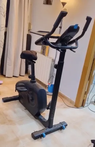 Bicicleta estática con tabla