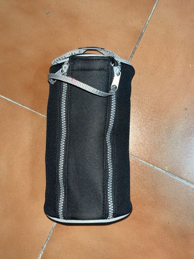 Bolso de mano negro y gris