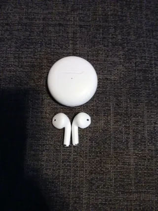 Auriculares inalámbricos blancos