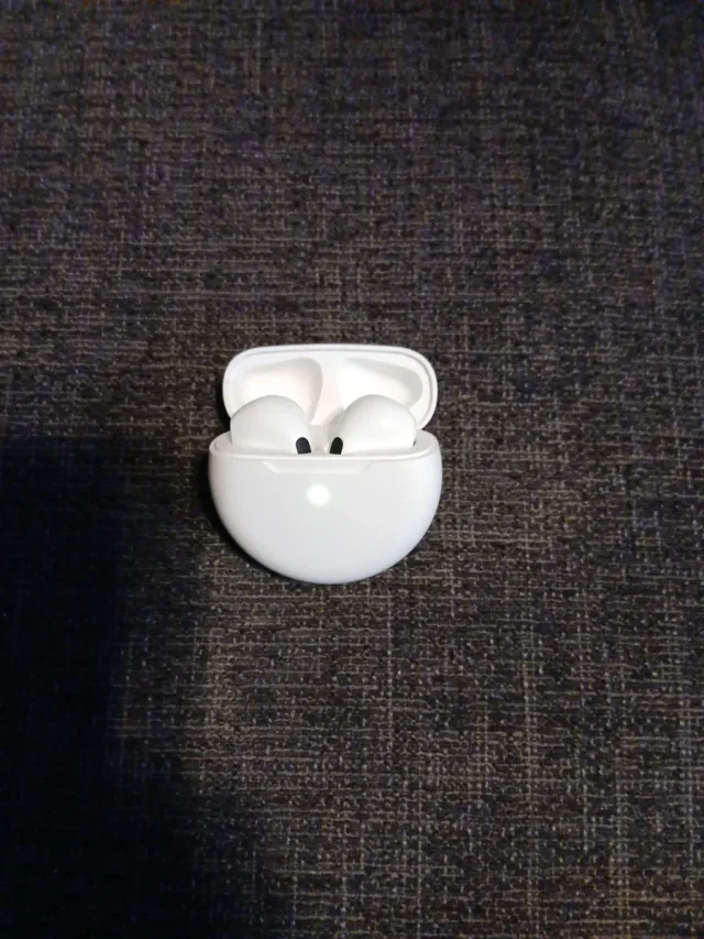 Auriculares inalámbricos blancos