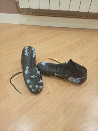 Botas de fútbol Nike Talla 42