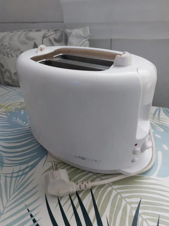 Tostadora blanca Clatronic