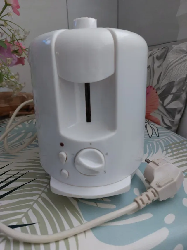 Tostadora blanca Clatronic