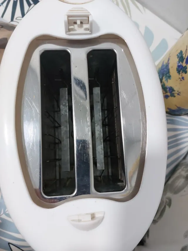 Tostadora blanca Clatronic