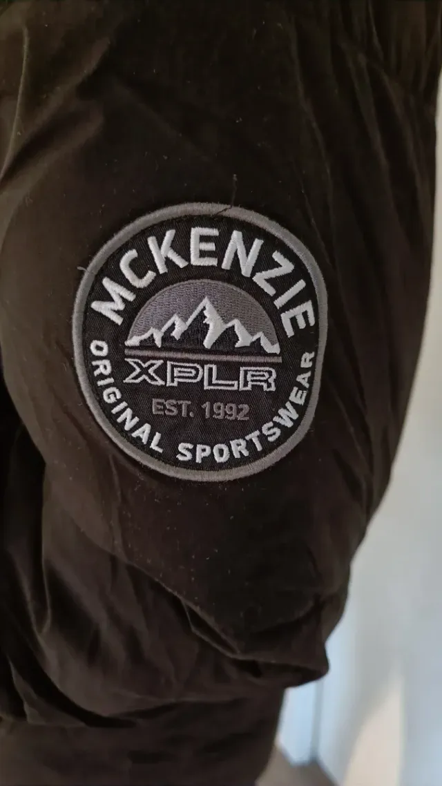 Chaqueta McKenzie Negra