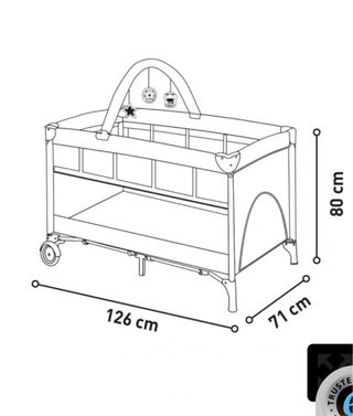 Cuna de viaje rosa con estampado de jirafa