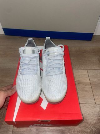 Nike Vapormax Gris y Blanco