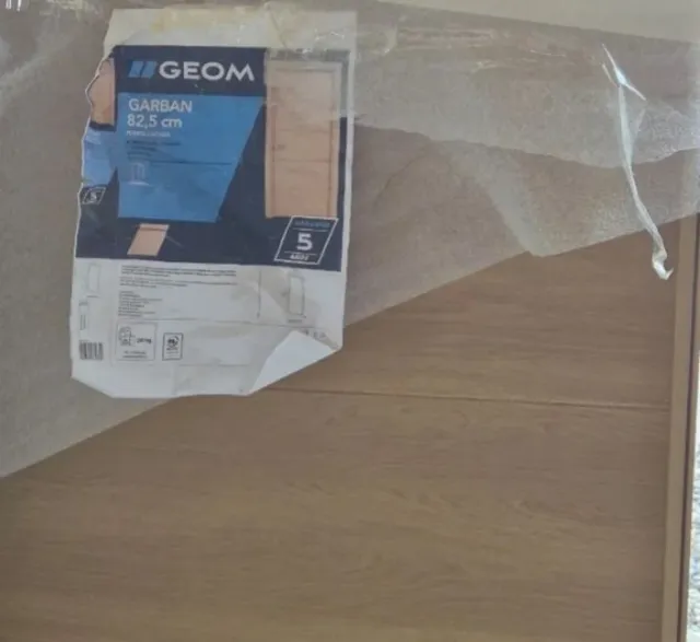 Puerta madera diseño elegante