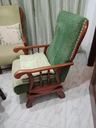 2 Butacas balancín de tela y madera con sus fundas