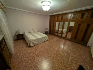 PISO ZONA PARQUE DEL TREN DE 280M2 YECLA