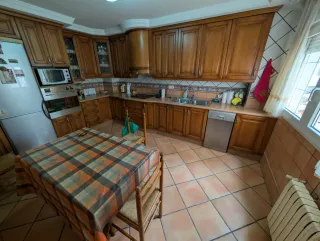 PISO ZONA PARQUE DEL TREN DE 280M2 YECLA