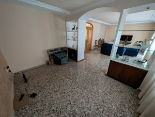 PISO ZONA PARQUE DEL TREN DE 280M2 YECLA