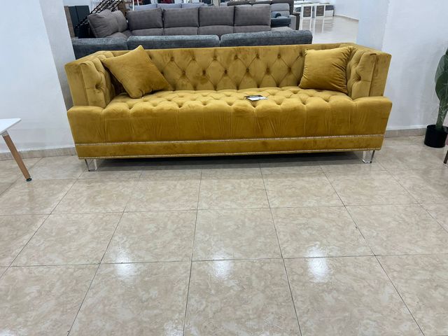 Sofá de 2 plazas terciopelo amarillo