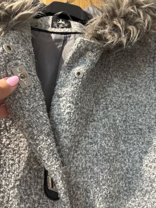 Abrigo corto paño capucha pelo