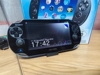 PlayStation PS Vita em caixa.