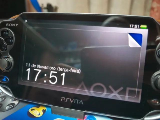 PlayStation PS Vita em caixa.