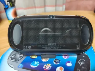 PlayStation PS Vita em caixa.