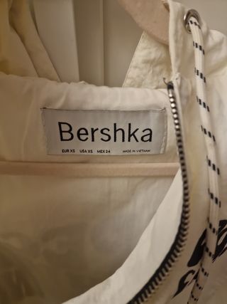 Chubasquero Blanco Bershka