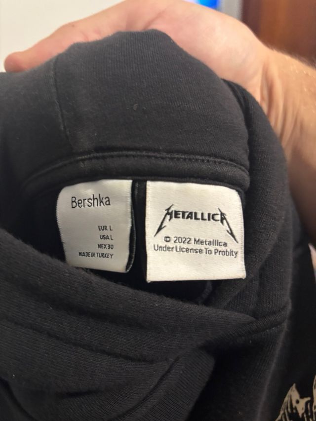 Sudadera Bershka Metallica Negra