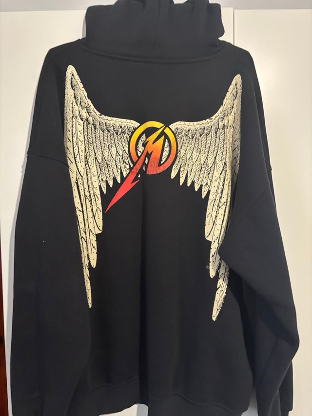 Sudadera Bershka Metallica Negra