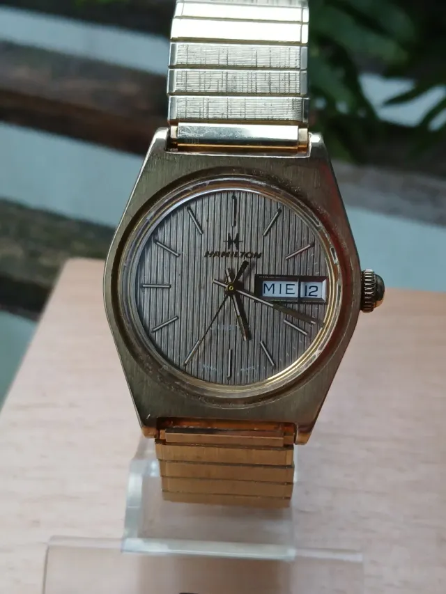 Reloj Hamilton Cuarzo Dorado