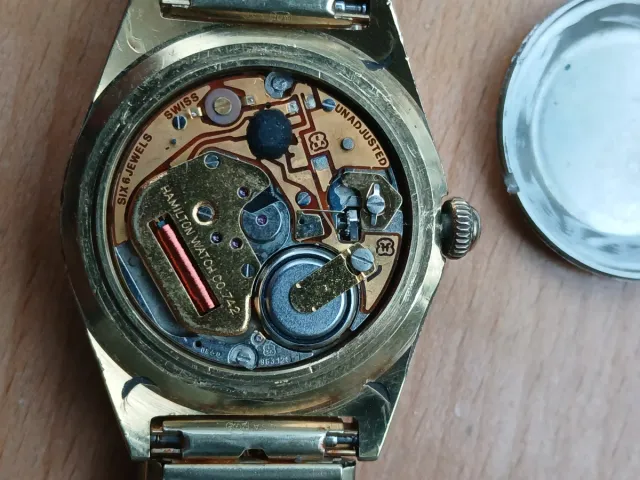 Reloj Hamilton Cuarzo Dorado