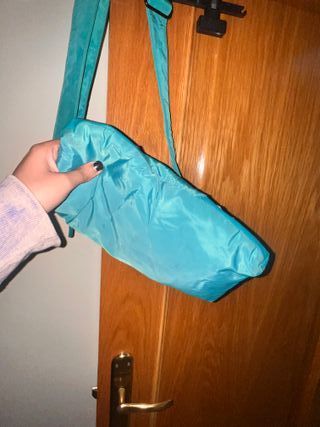 Bolso Diesel Turquesa con Tachuelas Negras