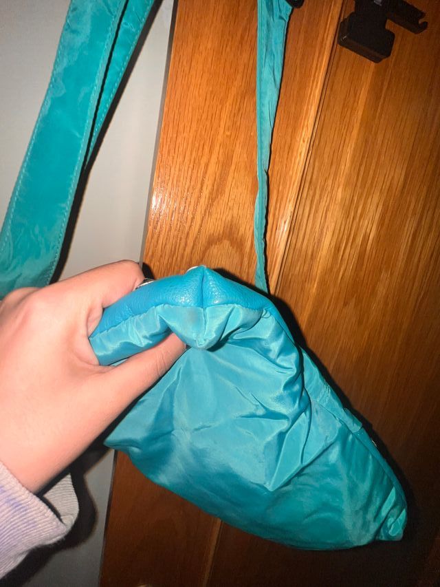 Bolso Diesel Turquesa con Tachuelas Negras