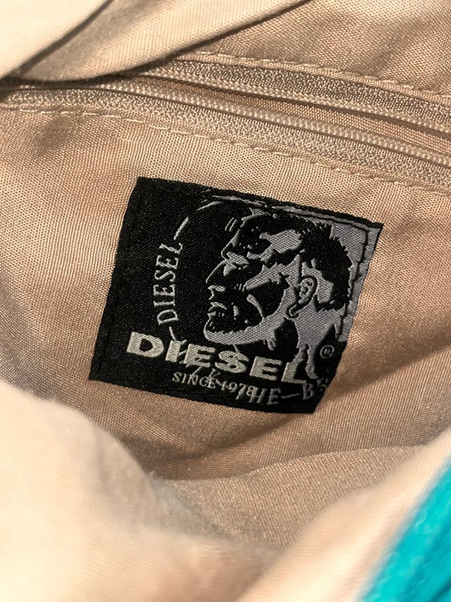 Bolso Diesel Turquesa con Tachuelas Negras