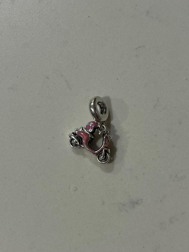 Charm Moto Vespa Pandora Rosa y Plata