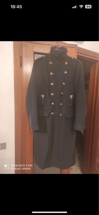 Cappotto Daniele Alessandrini nero con bottoni oro