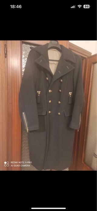 Cappotto Daniele Alessandrini nero con bottoni oro