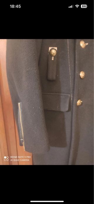 Cappotto Daniele Alessandrini nero con bottoni oro