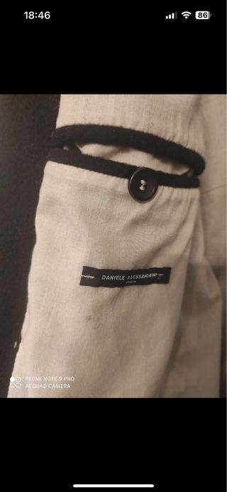 Cappotto Daniele Alessandrini nero con bottoni oro