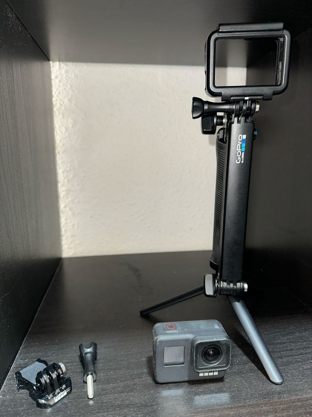 GoPro Hero 7 Black + Accesorios