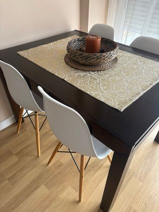 Mesa comedor extensible + 4 sillas