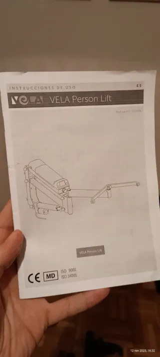 Grúa acceso a vehículos para minusválidos VELA.