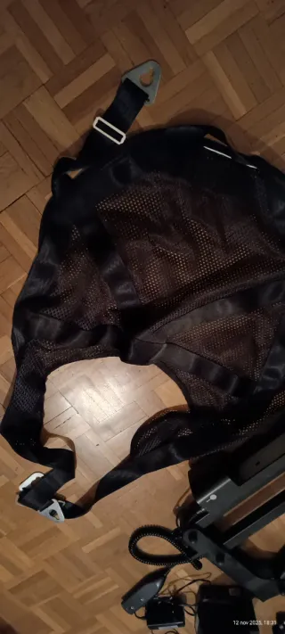 Grúa acceso a vehículos para minusválidos VELA.