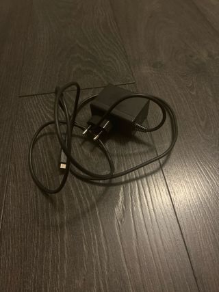 Nintendo Switch + funda + cargador + caja + mando