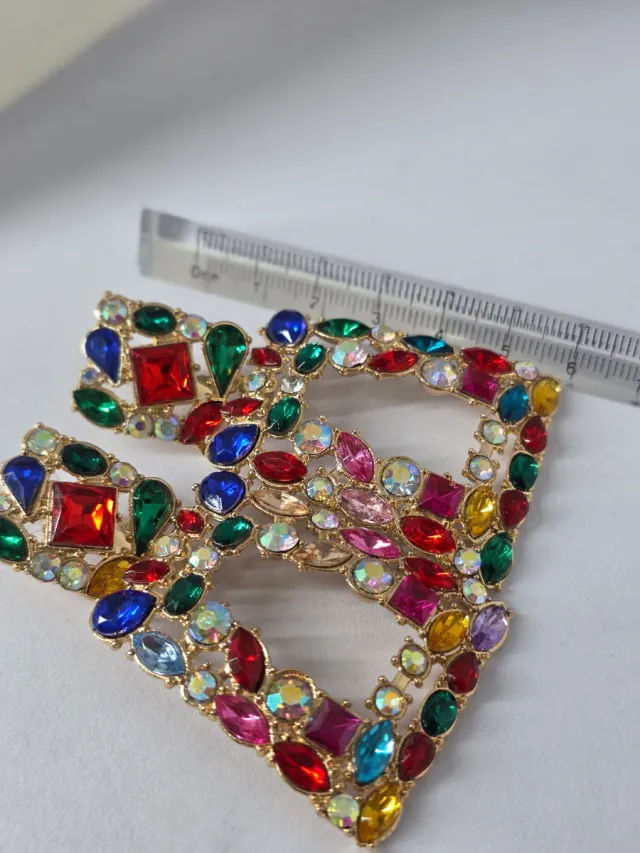 Pendientes elegantes dorados multicolor