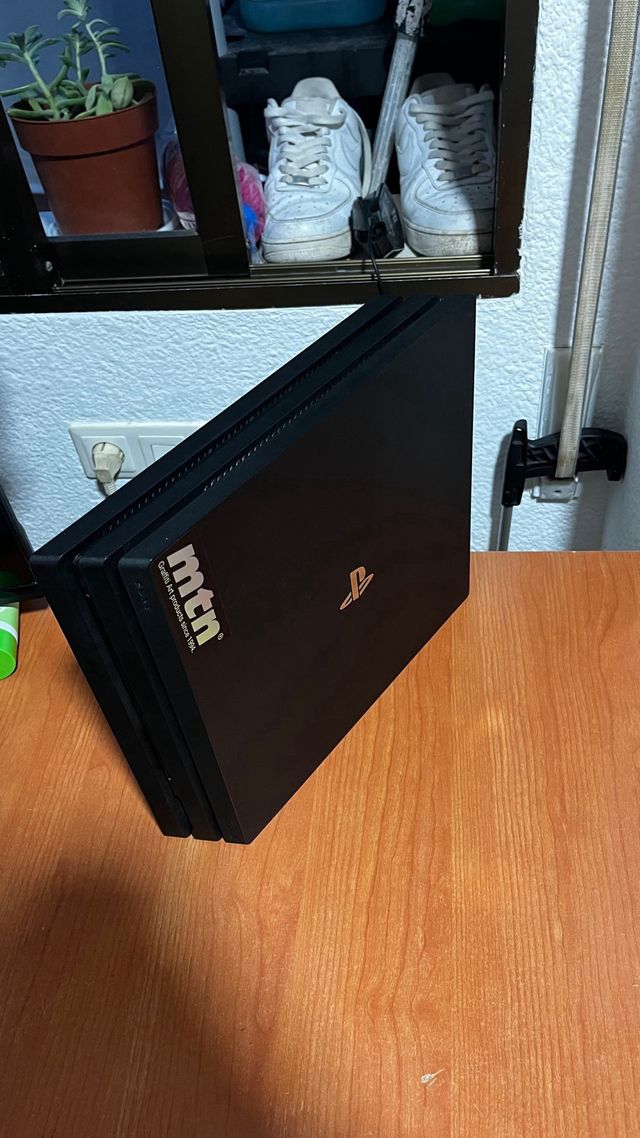 PS4 Pro (Playstation 4 Pro) Negra