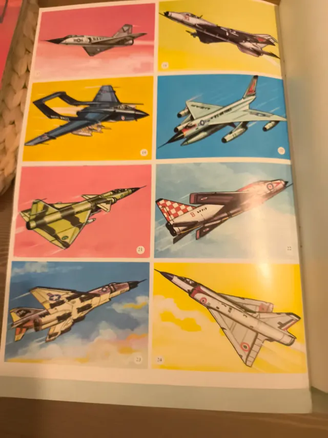 Álbum de cromos Aviones de Combate
