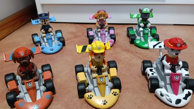 Coches de carreras Patrulla Canina