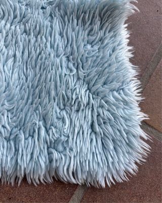 Tappeto blu a pelo lungo