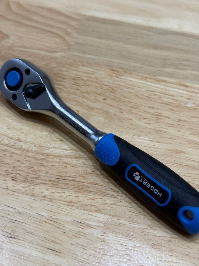 Llave de carraca 1/4 HOGERT