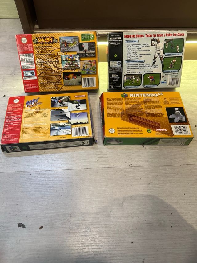 Nintendo 64: Super Smash Bros, FIFA 99, cajas