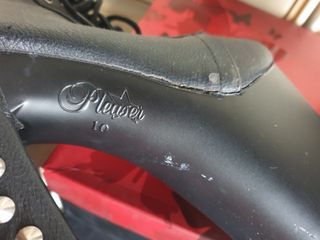 Botines Pleaser negros con tachuelas