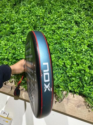 Pala Padel Nox ML10 Bahía Luxury Series Carbono 12