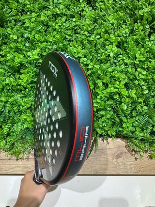 Pala Padel Nox ML10 Bahía Luxury Series Carbono 12