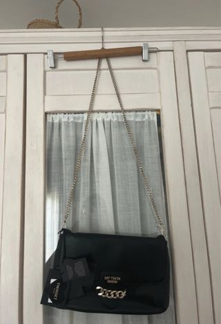 Bolso negro TwinSet con cadena
